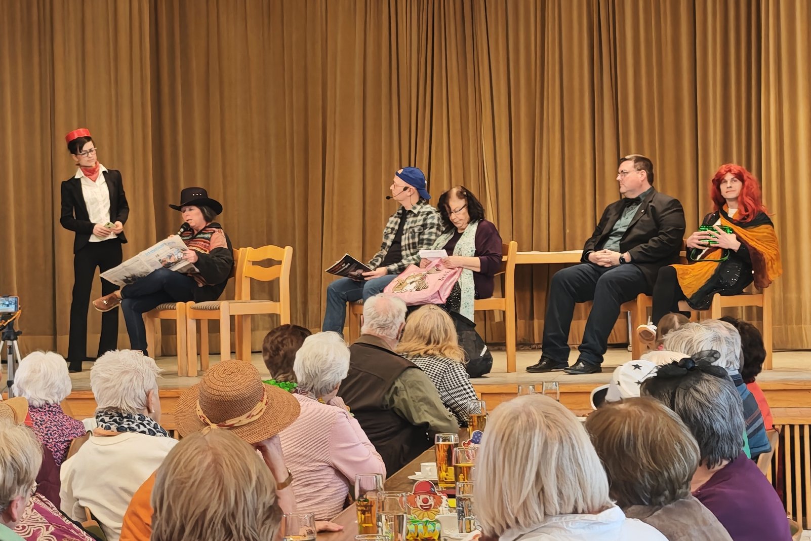 Lustige Sketche beim Pfarrfasching in St. Jakob